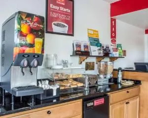Econo Lodge University hotel thumbnail 4