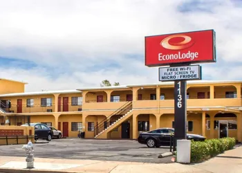 Econo Lodge University hotel thumbnail 7