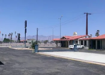Economy Inn hotel thumbnail 4