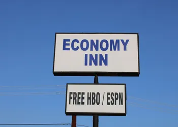 Economy Inn hotel thumbnail 5