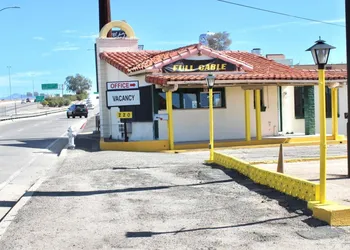 Economy Inn hotel thumbnail 8