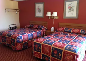 DeQueen Courtyard Inn hotel thumbnail 8