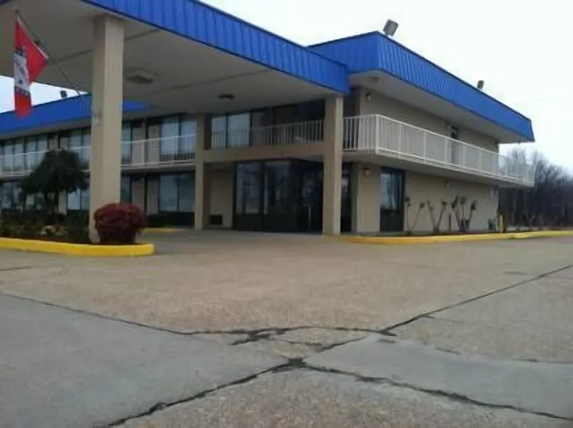 Express Inn West Memphis hotel detail image 2