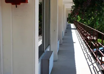 Statue Road Inn hotel thumbnail 2