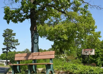 Statue Road Inn hotel thumbnail 3