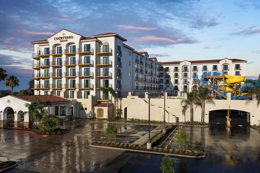 Courtyard by Marriott Anaheim Theme Park Entrance hotel detail image 2