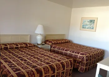 Front Street Inn hotel thumbnail 8