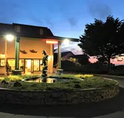 Emerald Dolphin Inn & Mini Golf hotel detail image 3