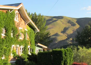 Warm Springs Inn & Winery hotel thumbnail 4