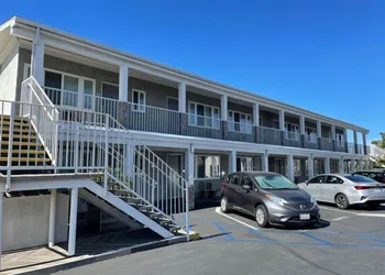 Hi View Inn & Suites hotel thumbnail 3