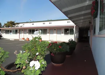 Sundown Inn hotel thumbnail 4