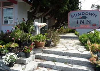 Sundown Inn hotel thumbnail 5