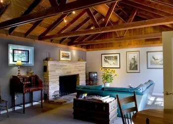 Queen's Inn By the River hotel thumbnail 8
