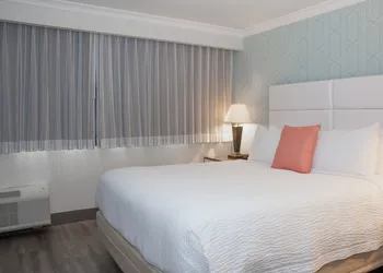 Pasadena Rose & Crown Hotel hotel thumbnail 8