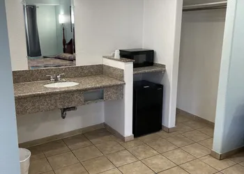 Coast Inn hotel thumbnail 5