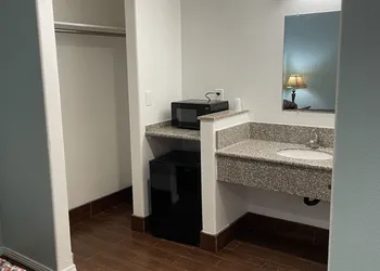 Coast Inn hotel thumbnail 6