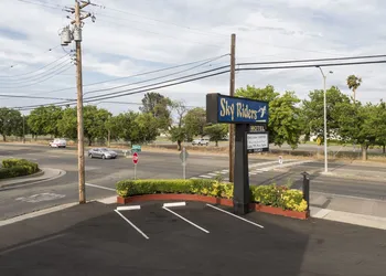 Sky Riders Motel hotel thumbnail 3