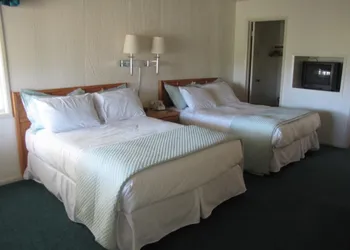 Bridge Bay Lodge at Shasta Lake hotel thumbnail 4