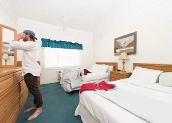 Bridge Bay Lodge at Shasta Lake hotel thumbnail 6