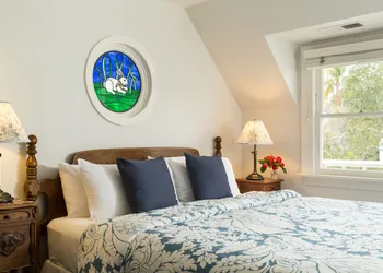 Cheshire Cat Inn & Cottages hotel thumbnail 8