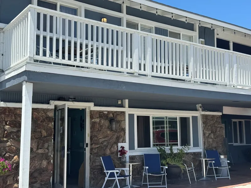 The Shores Inn and Beach Houses hotel detail image 2