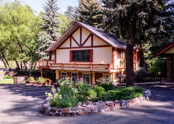 Alpen Way Chalet Mountain Lodge hotel thumbnail 5