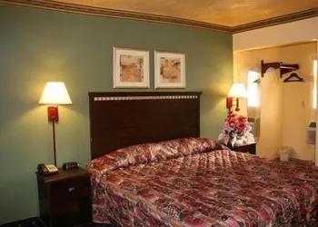 Plaza Travel Inn hotel thumbnail 6