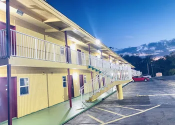 Royal Inn hotel thumbnail 2
