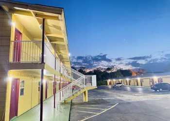 Royal Inn hotel thumbnail 3