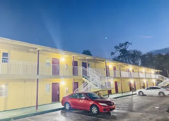 Royal Inn hotel thumbnail 4