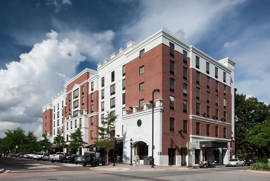 Hampton Inn & Suites Gainesville-Downtown hotel detail image 2