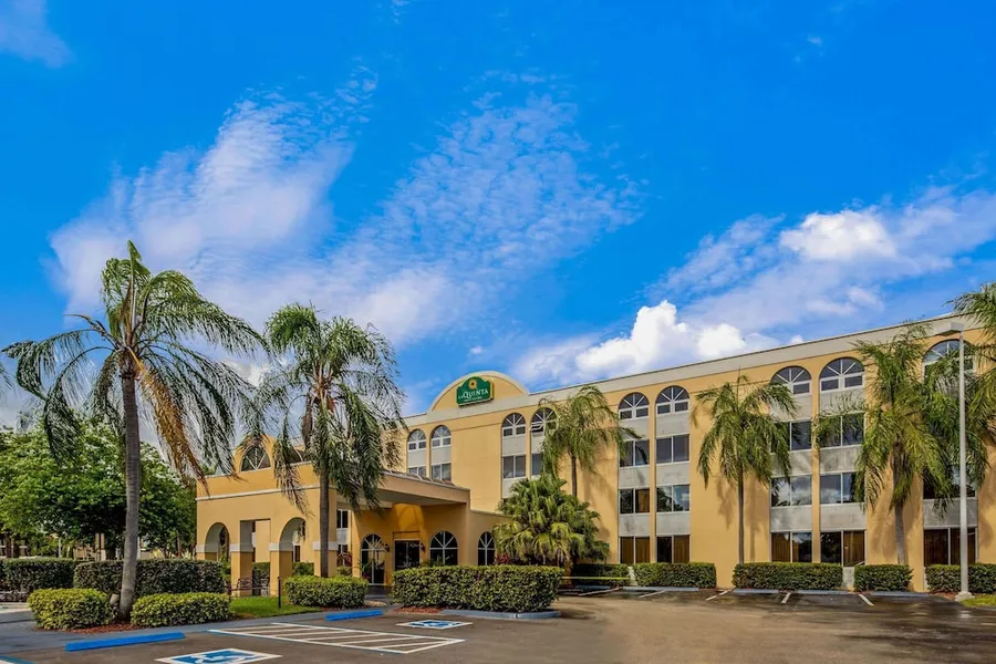La Quinta Inn & Suites by Wyndham Miami Lakes hotel detail image 2