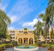 La Quinta Inn & Suites by Wyndham Miami Lakes hotel detail image 4