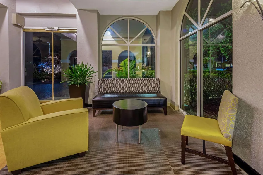 La Quinta Inn & Suites by Wyndham Miami Lakes hotel detail image 6