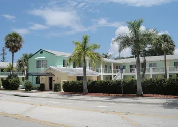 Holiday House Motel hotel thumbnail 2