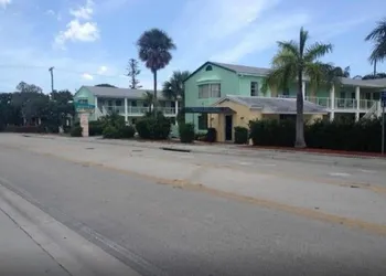 Holiday House Motel hotel thumbnail 3