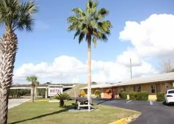 Prince of Wales Motel hotel thumbnail 4