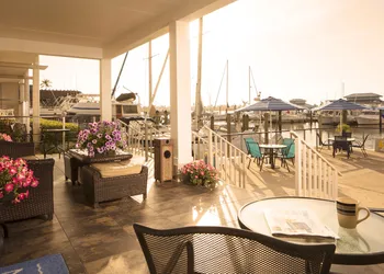 Cove Inn on Naples Bay hotel thumbnail 5