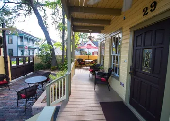 Agustin Inn hotel thumbnail 4