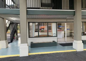 Travelers Inn hotel thumbnail 6