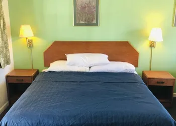 Woodridge Motel hotel thumbnail 5