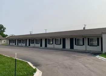Wayne Motel hotel thumbnail 2