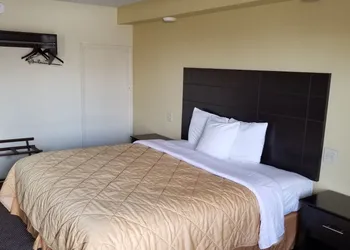 Greenfield Inn hotel thumbnail 3