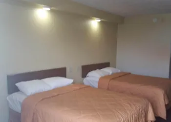 Greenfield Inn hotel thumbnail 5