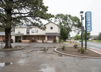 country club inn hotel thumbnail 4