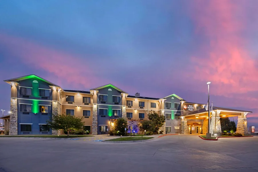 Best Western Plus Emerald Inn & Suites hotel detail image 2