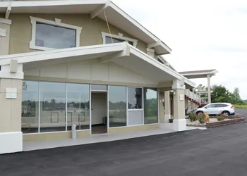 Big Spring Inn hotel thumbnail 3