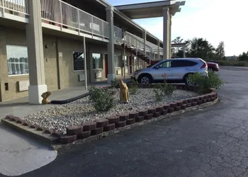 Big Spring Inn hotel thumbnail 7