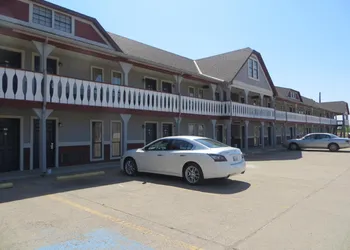 Executive Inn Wichita hotel thumbnail 2