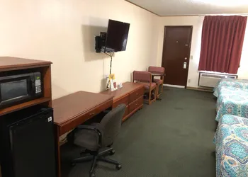 Budget Host Inn - Emporia hotel thumbnail 4